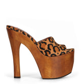 Mule de plataforma Joana de piel con pelo estampado leopardo