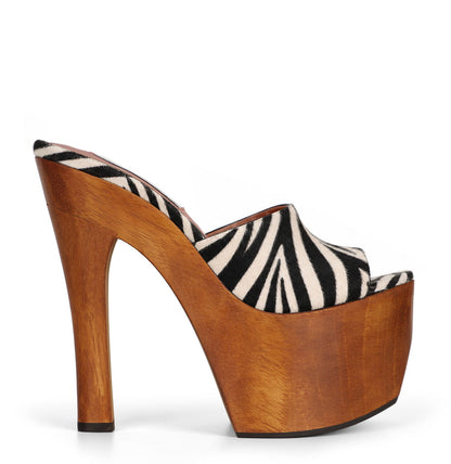 Mule de plataforma Joana de piel con pelo animal print