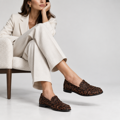 Mocasín Martina de piel con pelo leopardo oscuro