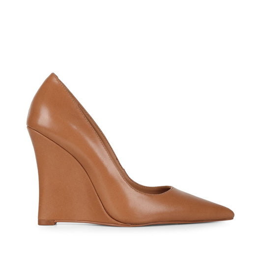 Raya Pump Almond Leather